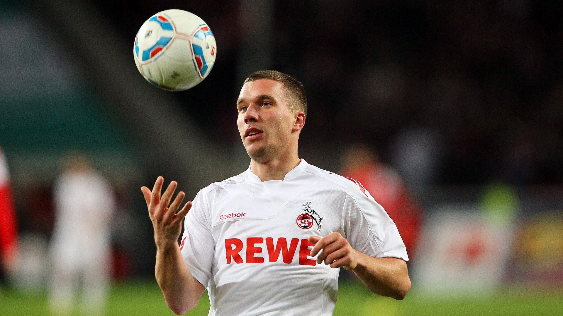 冰雪运动热潮席卷全国，全民参与助力体育强国建设