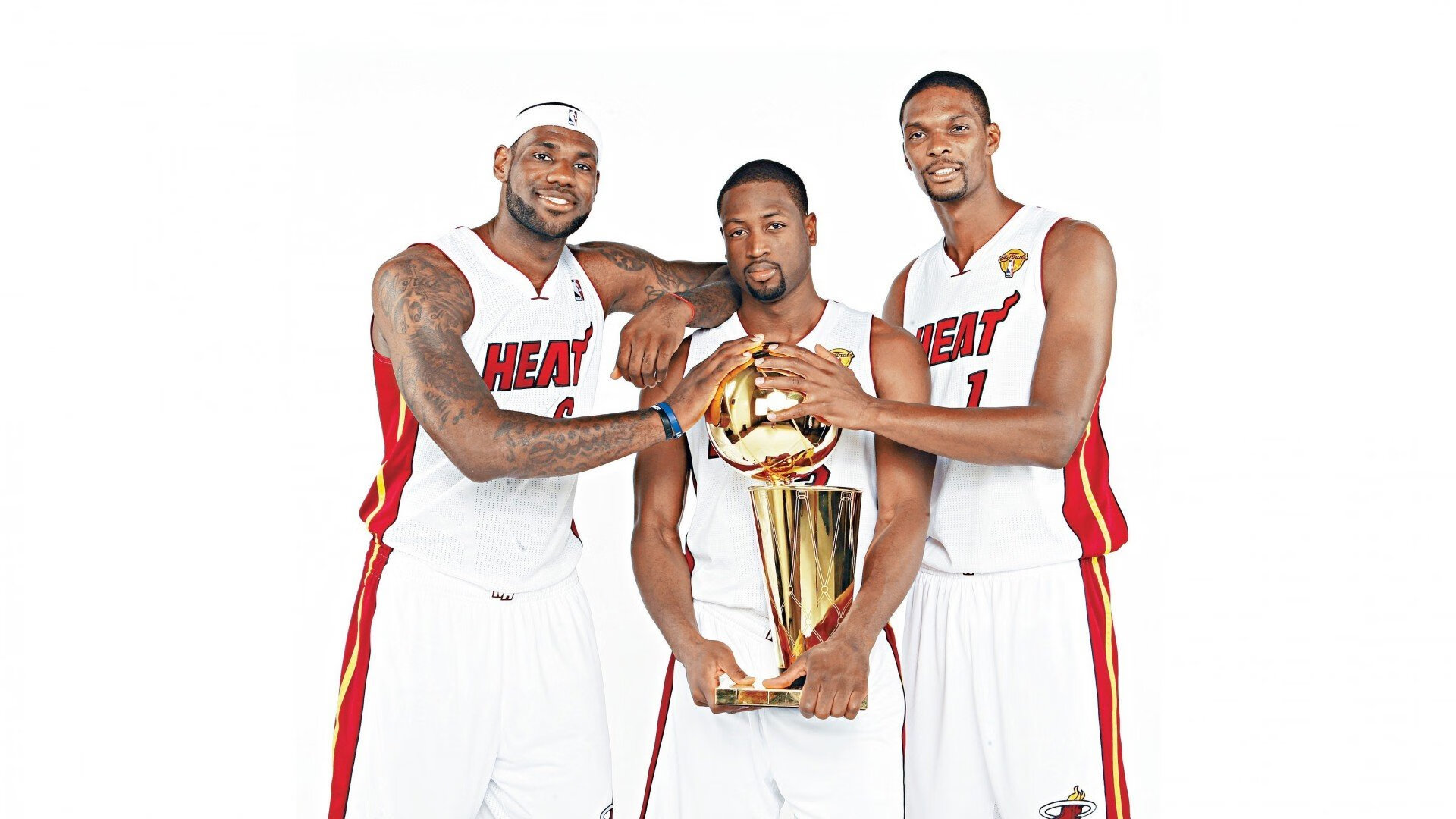 梅西第八次捧起金球奖 刷新足坛历史纪录